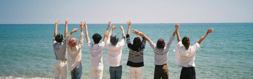 image of nct dream looking at the beach